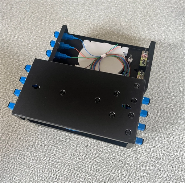 How to handle composite optical cable connectors